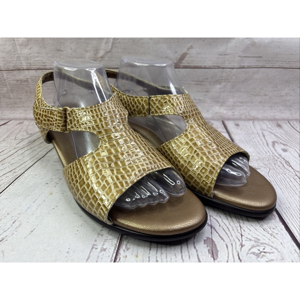 SAS Suntimer Womens Size 8 M Gold Croc Print Leather Comfort Slingback Sandals